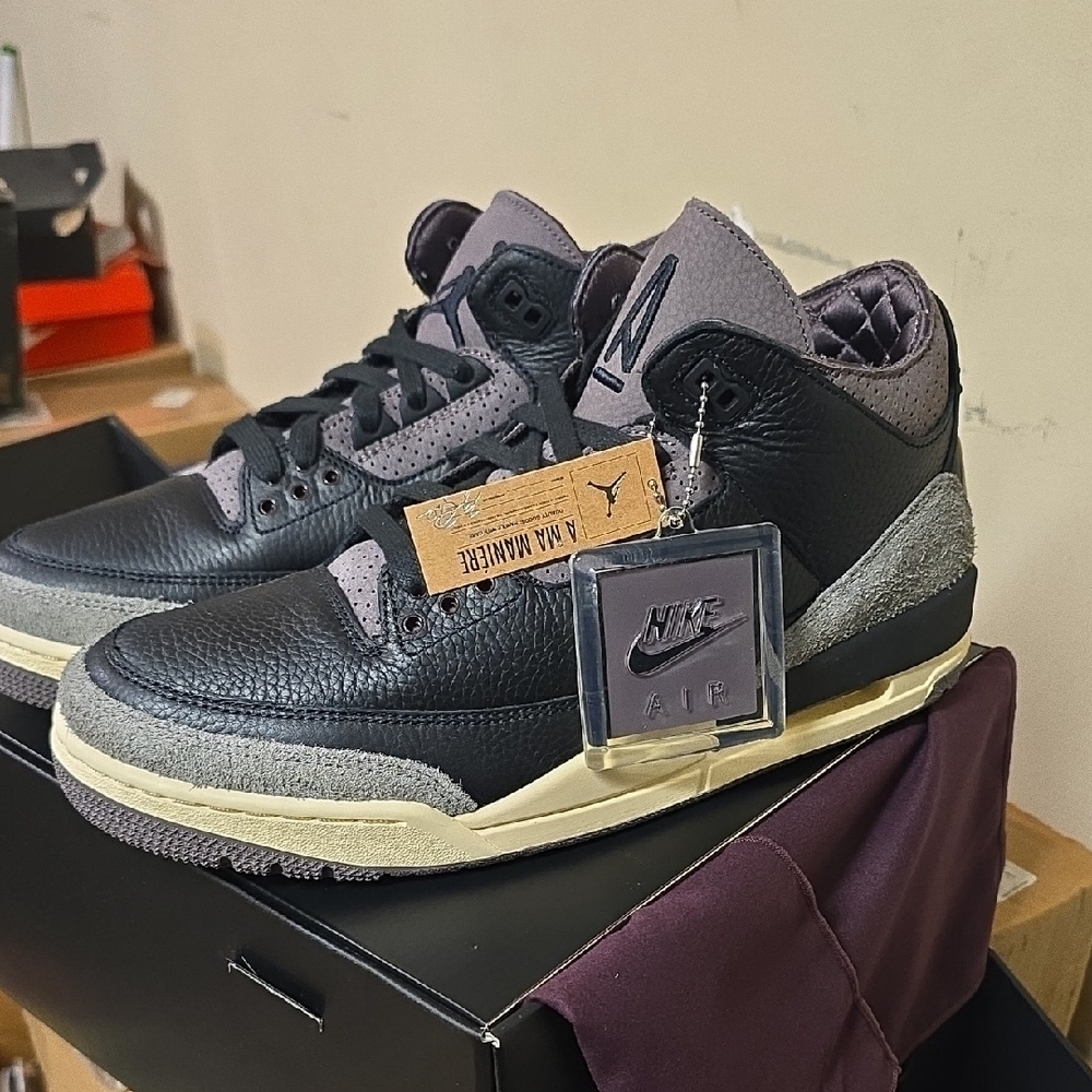 Nike Air Jordan Sneakers in Black and Cream